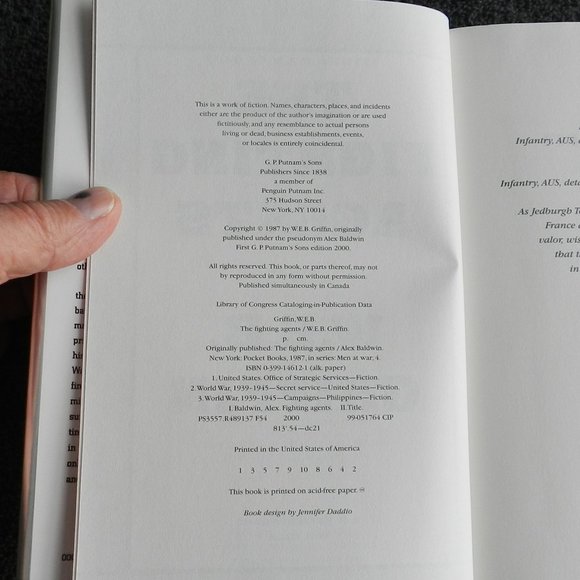 W.E.B. Griffin "The Fighting Agents" A Men At War Novel hardcover 2000 - Picture 4 of 4